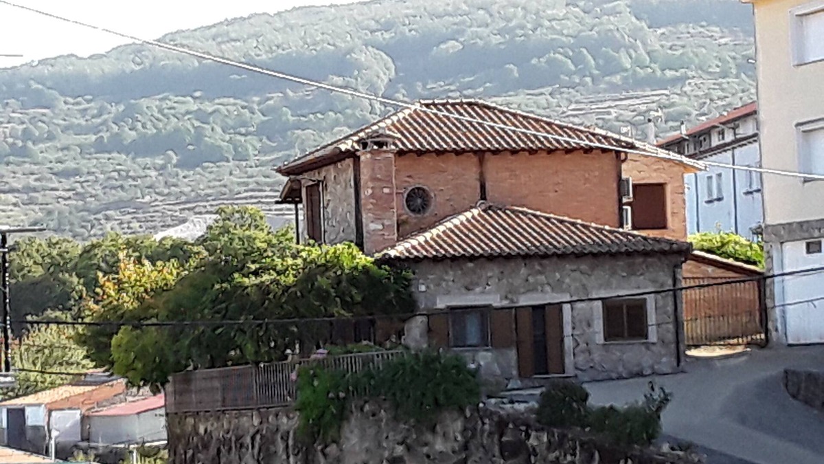 Casas del Castanar House | House with garden located in the Jerte Valley