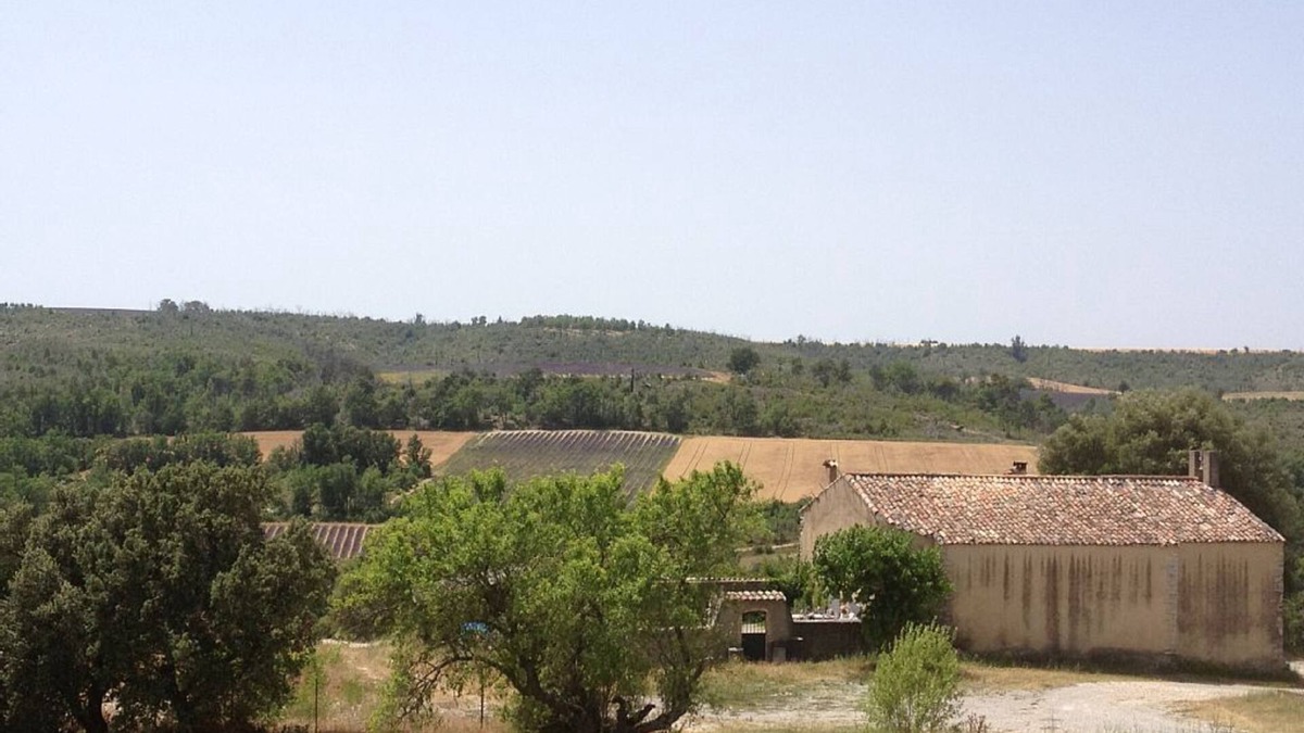 Esparron-de-Verdon House | House with magnificent view of the Provençal hills, surrounded by three lakes