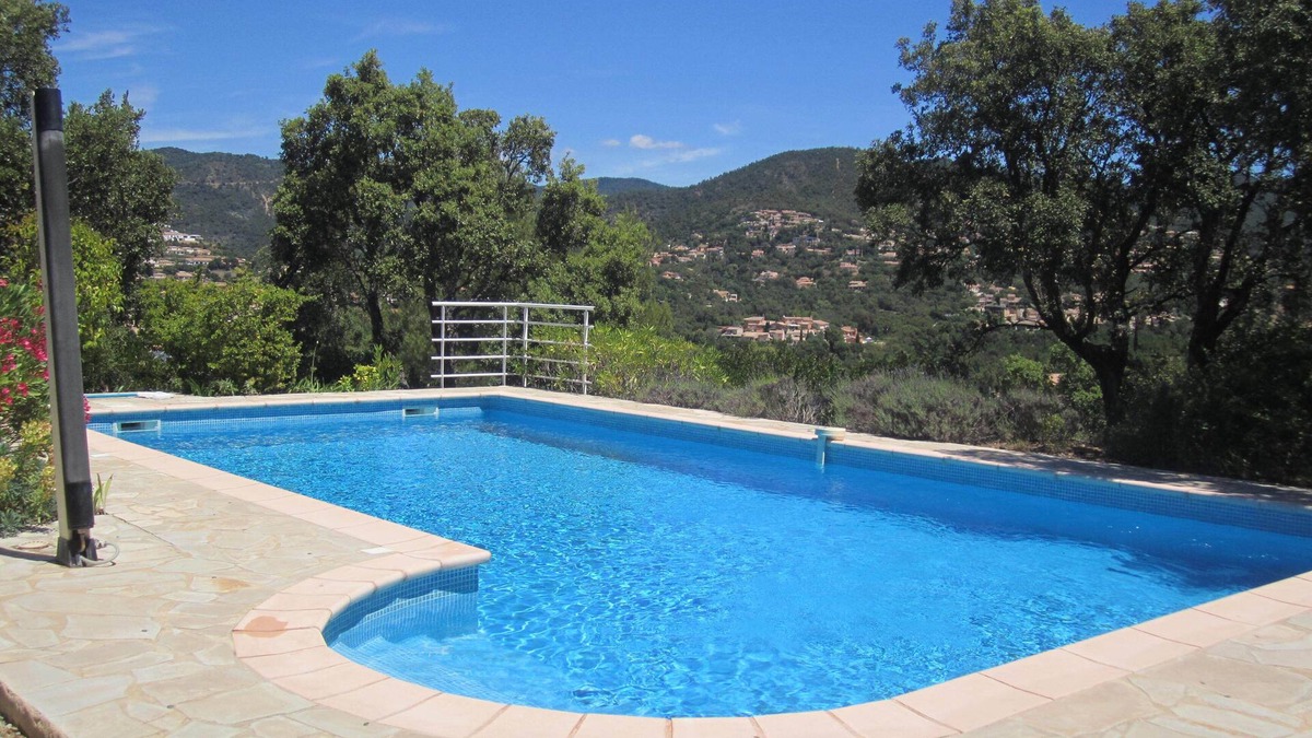 La Londe-les-Maures House | House with garden and swimming pool near to the sea