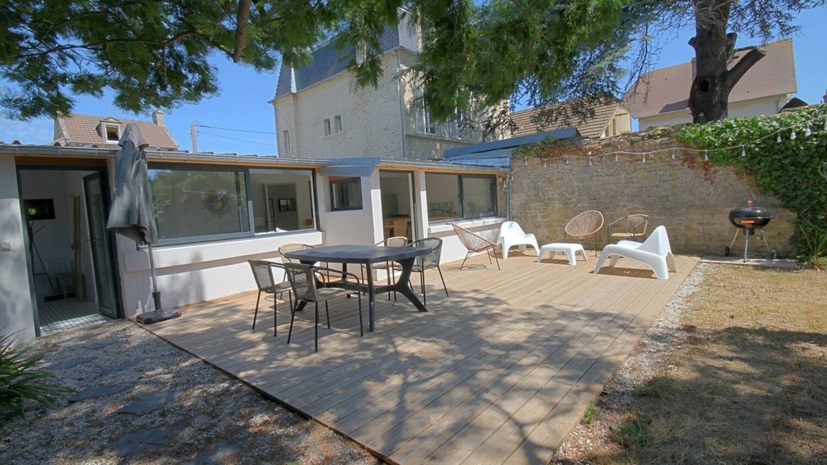 Normandy Landing Beaches House | House with garden 200m from the beach and shops in SAINT AUBIN SUR MER