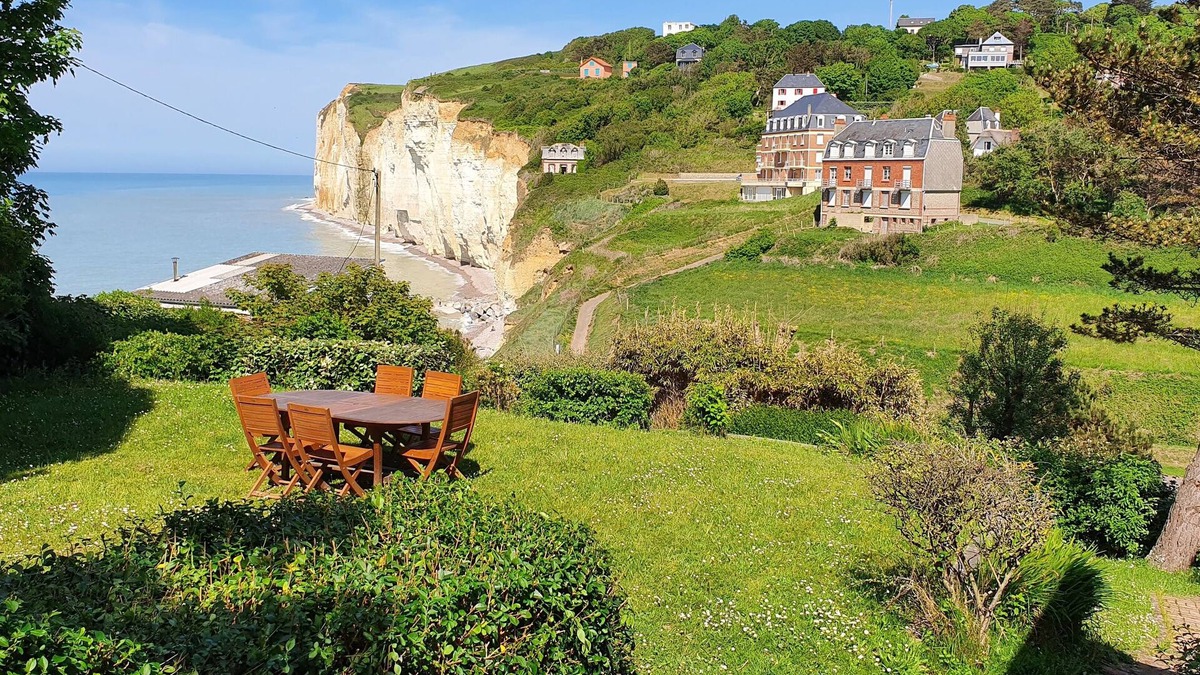Saint-Pierre-en-Port House | House with exceptional sea view and beach on foot for 7 people