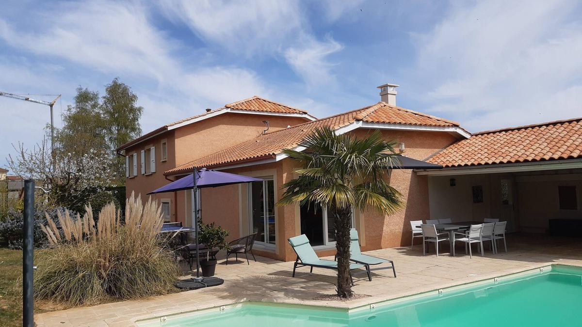Saint-Cyr-sur-le-Rhone House | House with swimming pool, 4 bedrooms - 10 people