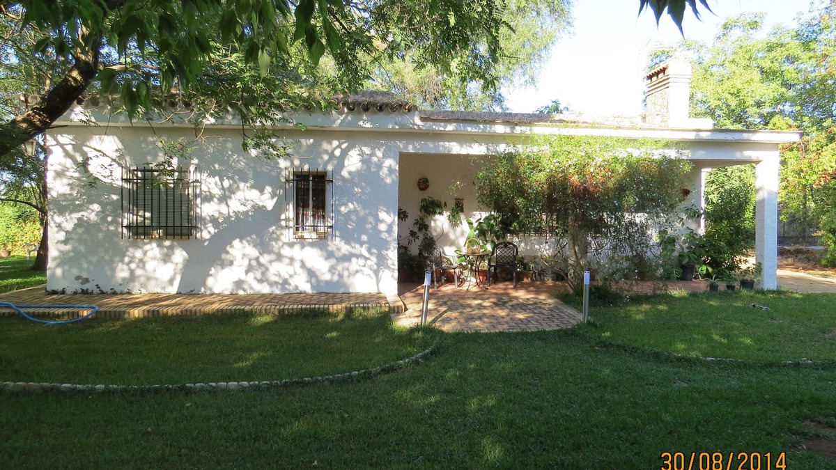Sanlucar la Mayor Ski Chalet | House with garden