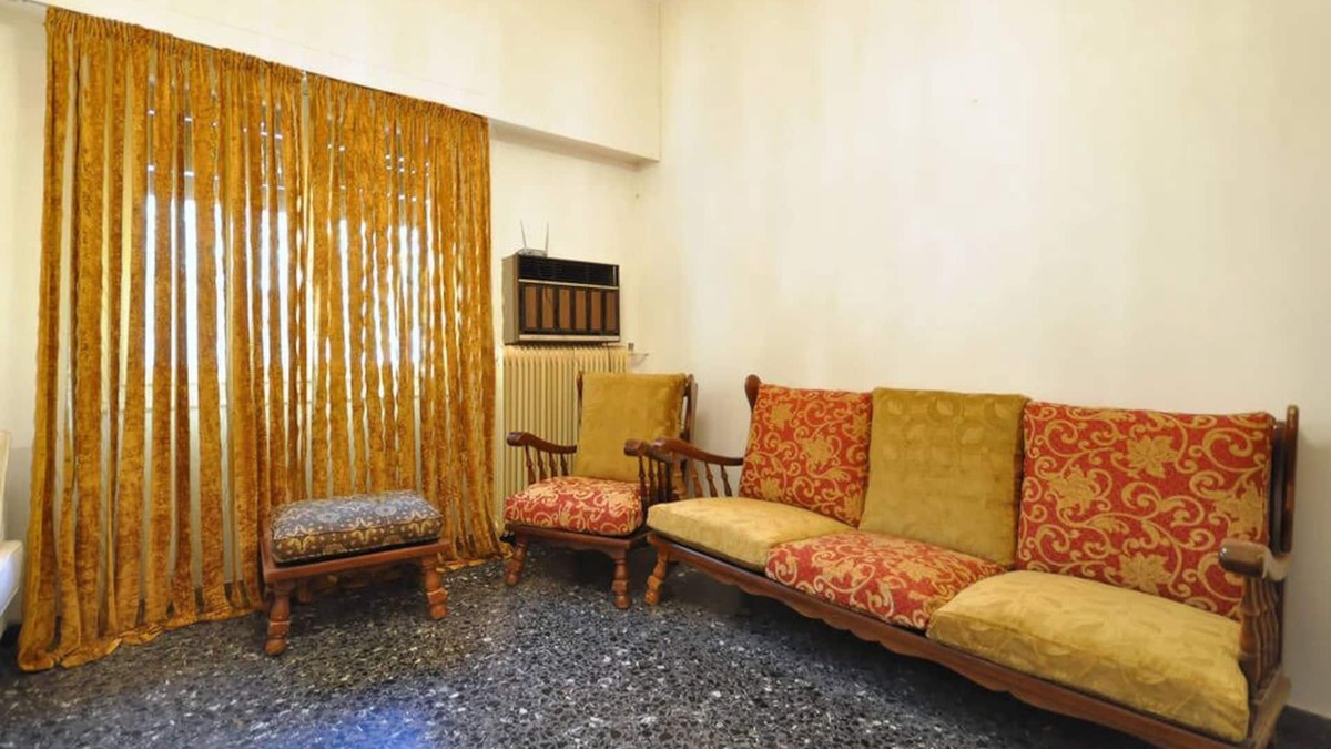 Keratsinion House | House with garage at Keratsini close to port of Piraeus and Park Selepitsari
