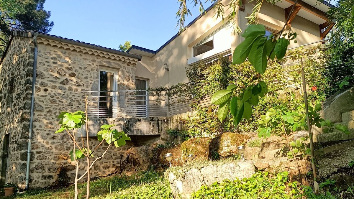 Aubenas House | House with garden