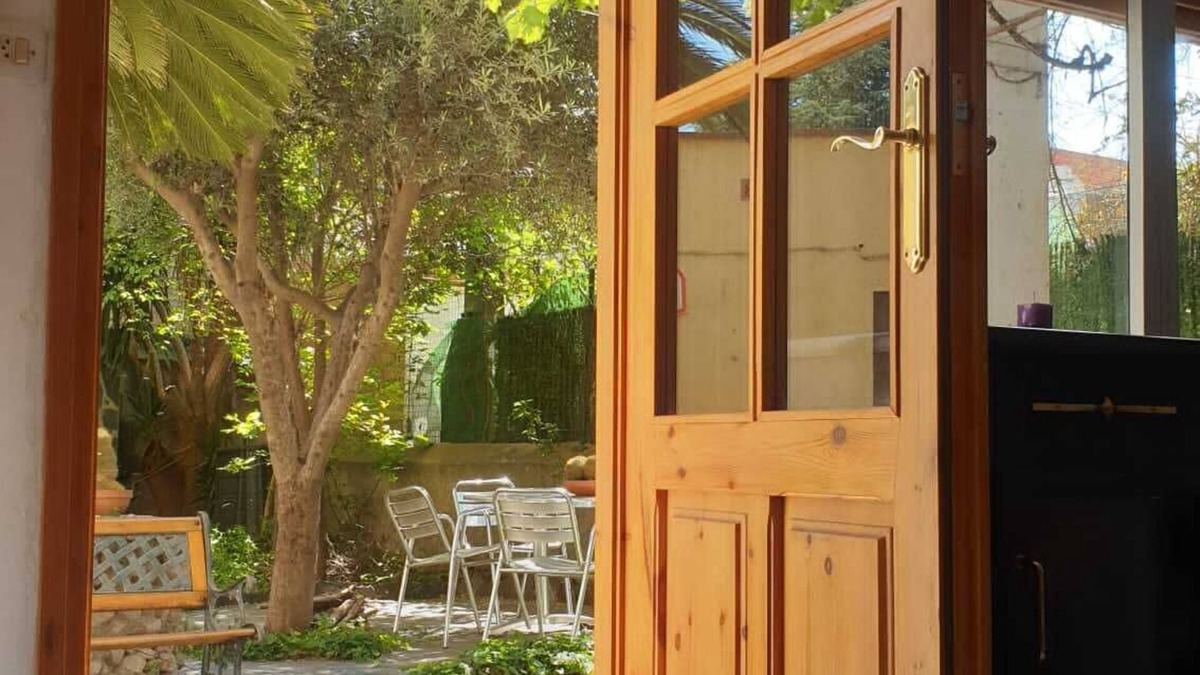Figueres House | House with garden in the center of Figueres