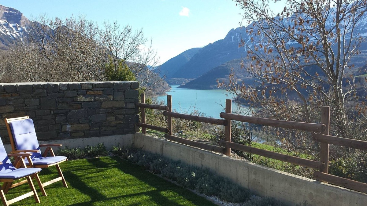Panticosa Apartment | House with garden in the Aragonese Pyrenees