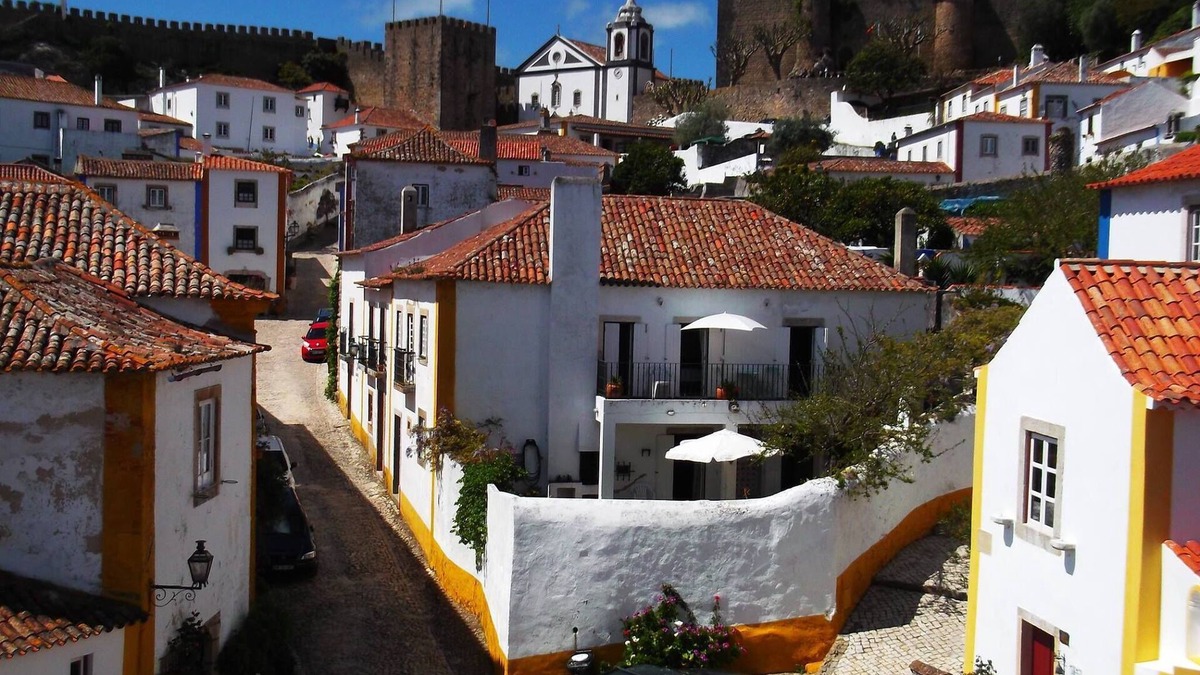 Obidos House | House with garden in Óbidos Castle
