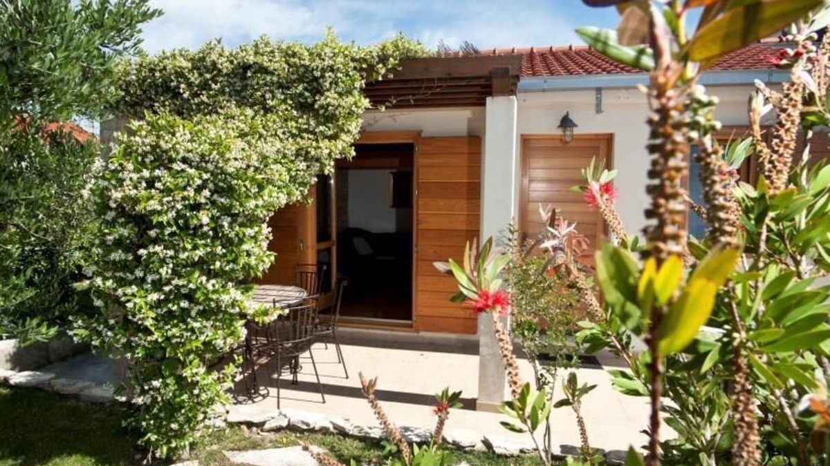 Mejasi House | House with garden perfect for a family holiday
