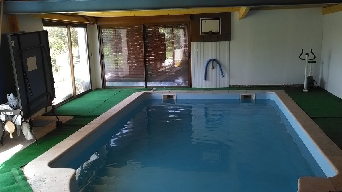 Les Adjots House | house with heated indoor pool