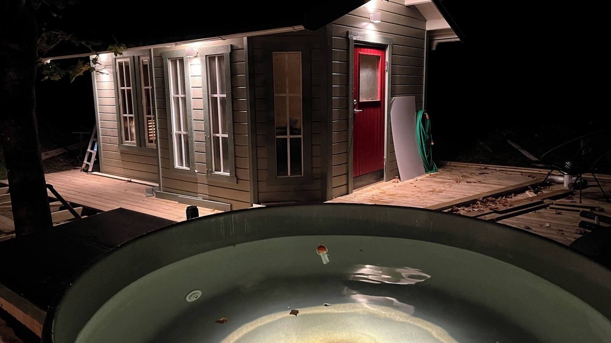 Brokind House | House with hot tub sauna 300 meters to lake Boat included