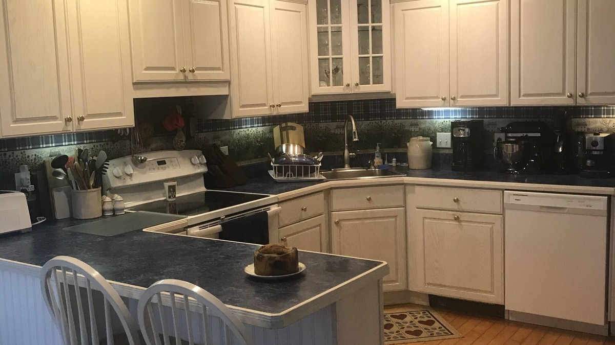 Ballston Spa House | House with hot tub near Saratoga track and SPAC