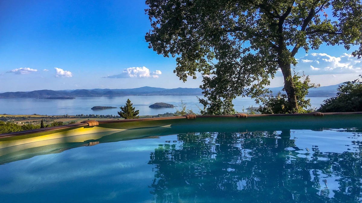 Tuoro sul Trasimeno Villa | House with garden and panoramic view over Lake Trasimeno