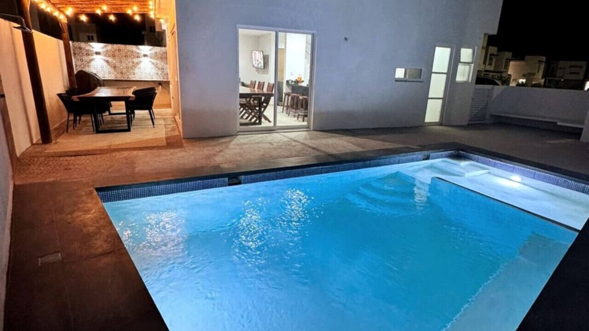 Cerritos House | House with its own pool-Almarena