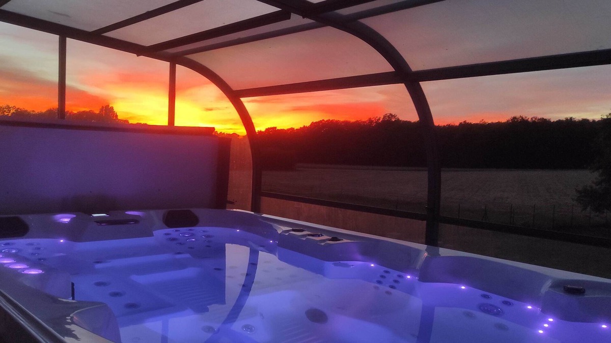 Villemarechal House | House with Jacuzzi for 5 people