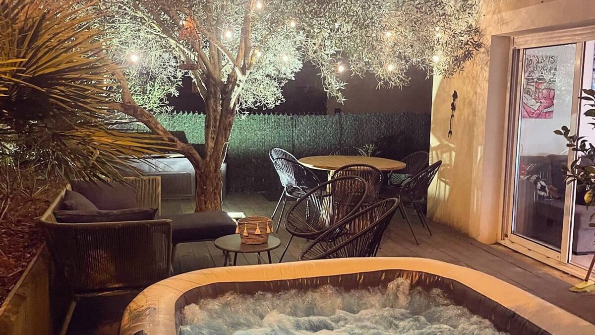 Malataverne House | 🏡 House with Jacuzzi: Bulles et Soleil in Drôme Provençale in Malataverne!🌞