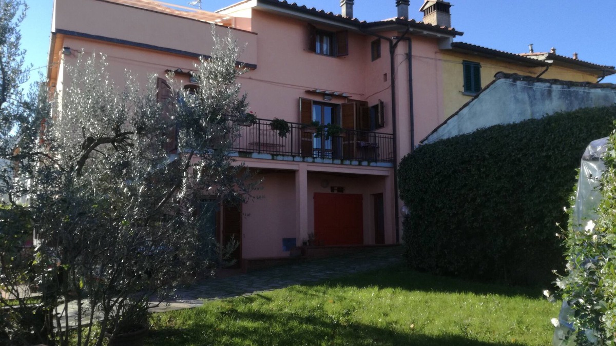 Quarrata House | House with large garden and very panoramic terrace
