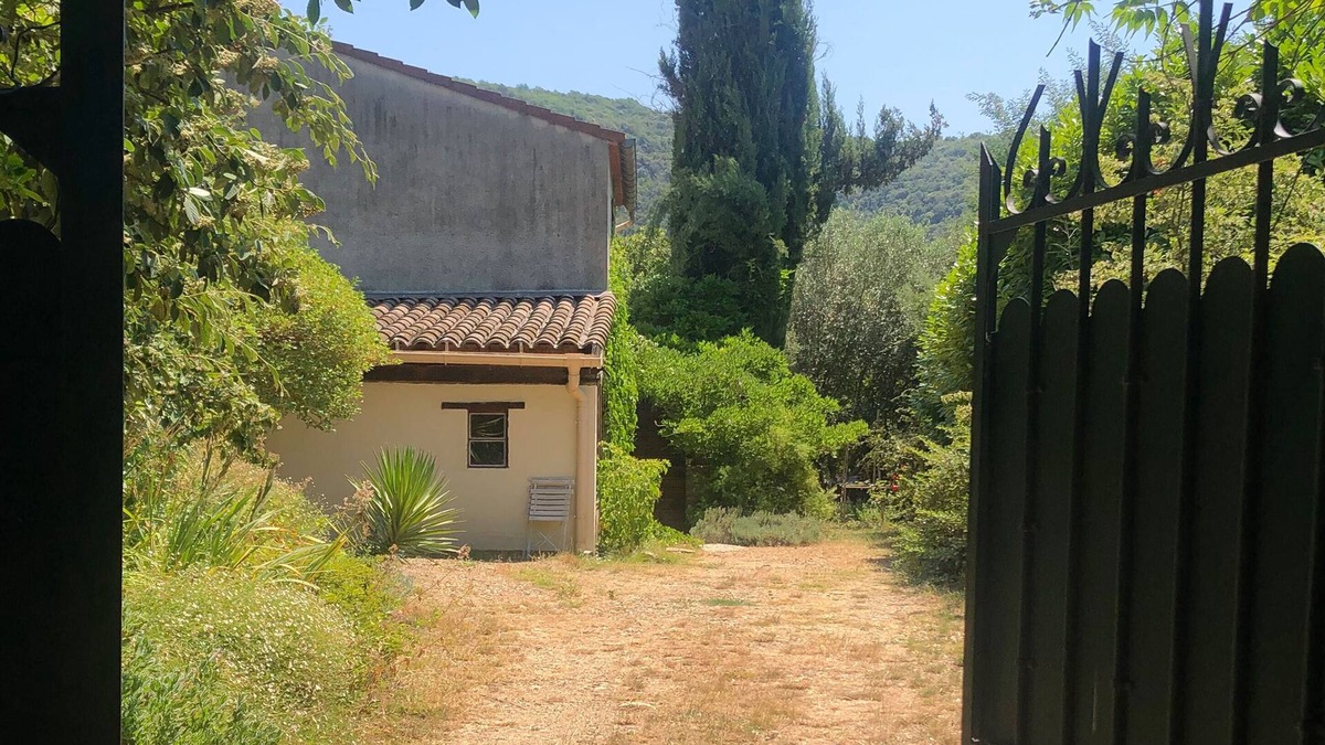 Mialet House | House with large garden 200m walk from the river Peace and quiet assured