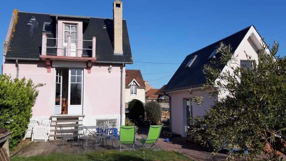 Luc-sur-Mer House | House with large plot, 300 m from the sea