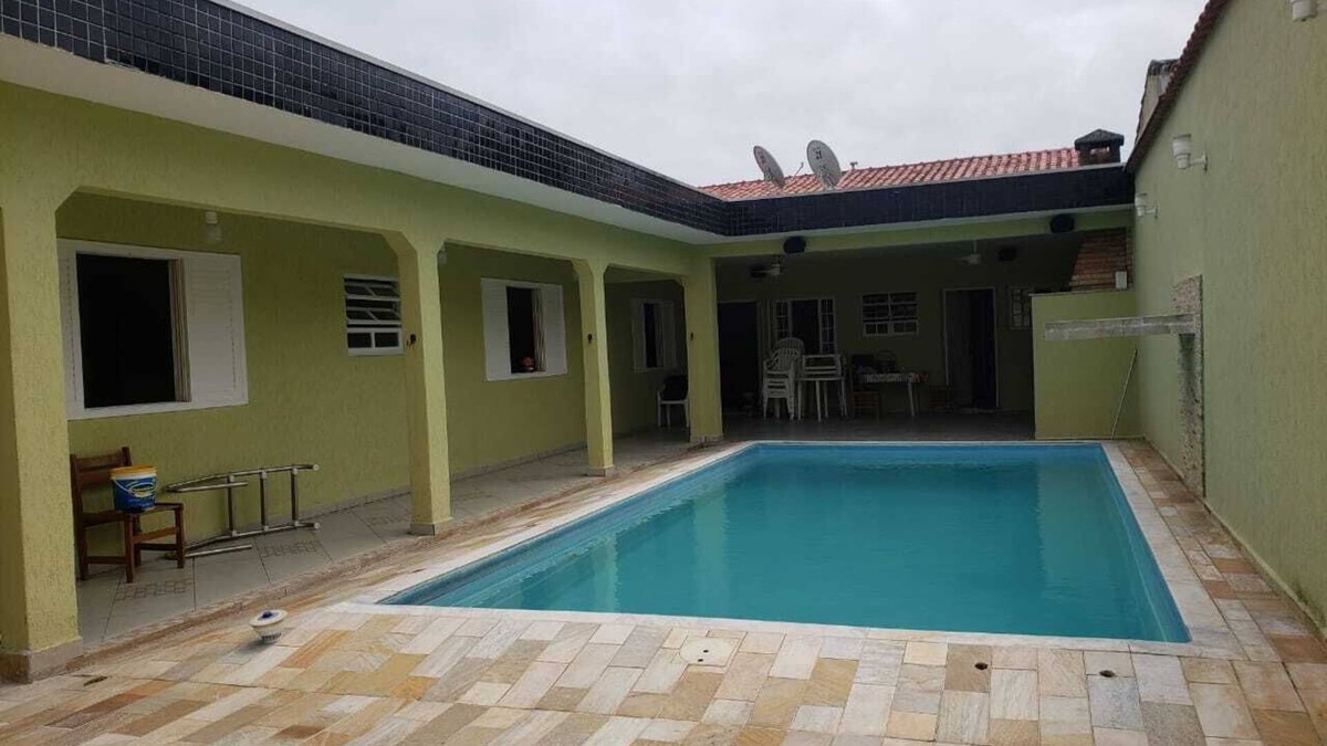Centro House | House with pool and barbecue well located in Itanhaém.