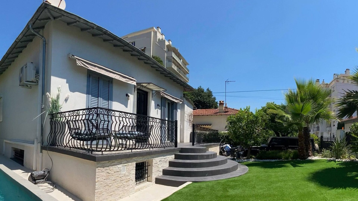 Saint Maurice House | House with pool and garden in a quiet town