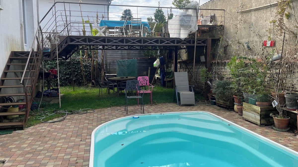 Centre Ville Bed & Breakfast | House with pool