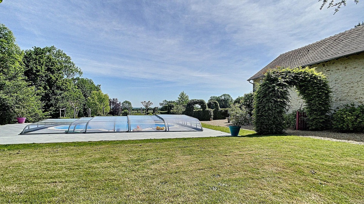 Montgivray House | House with pool in the heart of Berry