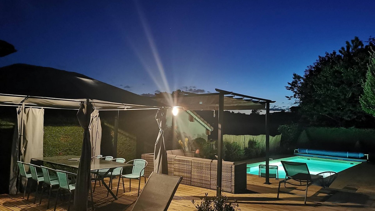 Groisy House | House with pool-large enclosed grounds-trampoline