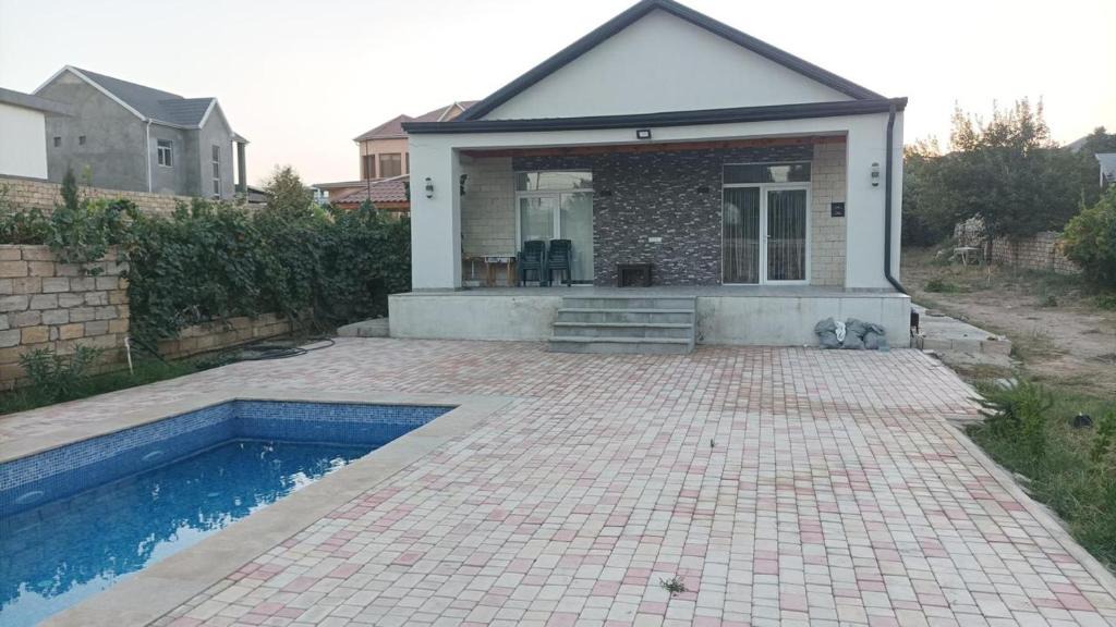 Nardaran House | House with pool near Sea Breeze