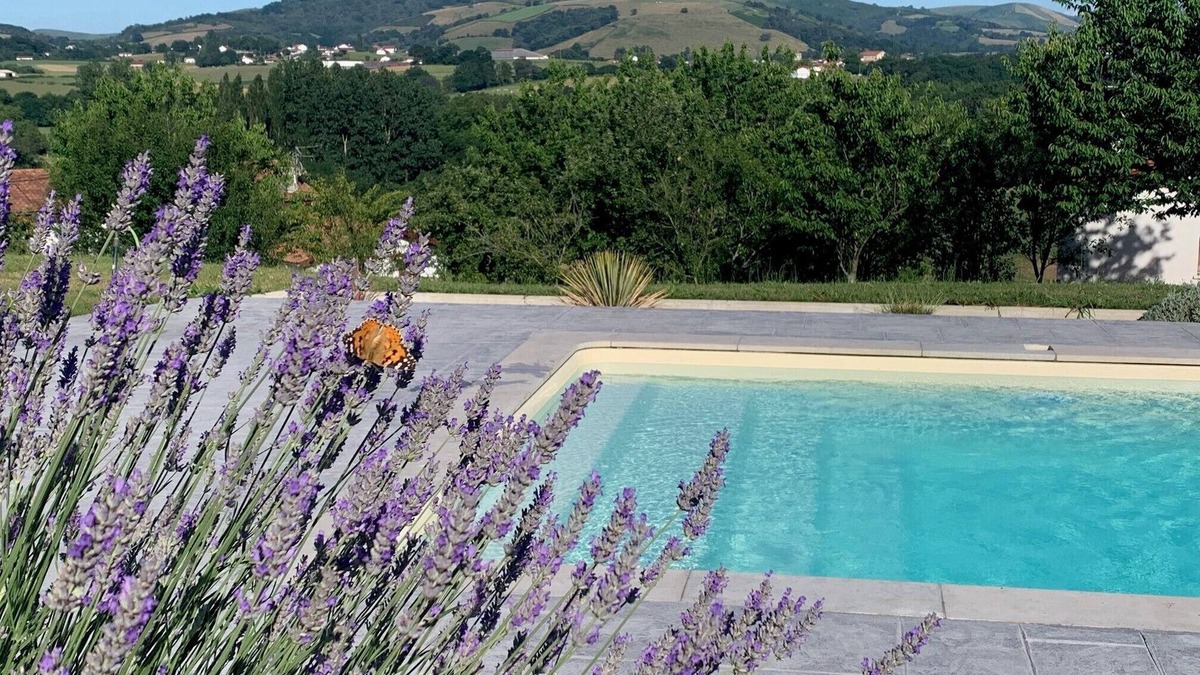 Irissarry House | House with pool/spa and views of the Basque mountains