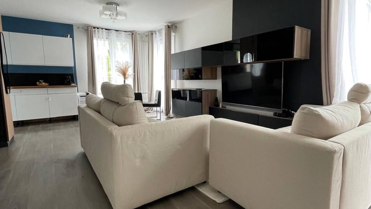 Vert-Saint-Denis House | House With Private Pool