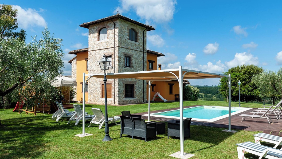 Montecampano House | House with private pool 90 km northern of Rome