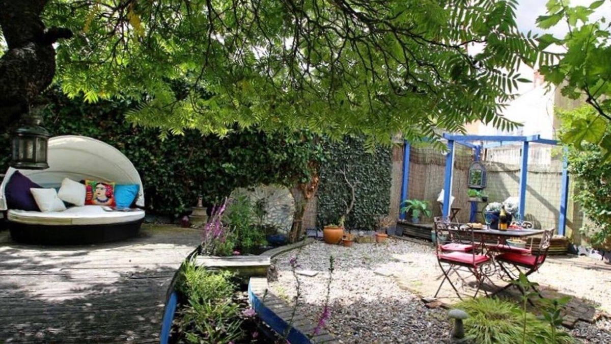 Cheltenham House | HOUSE WITH PRIVATE GARDEN AND PETS ALLOWED . Monthly bookings at £2500 pcm