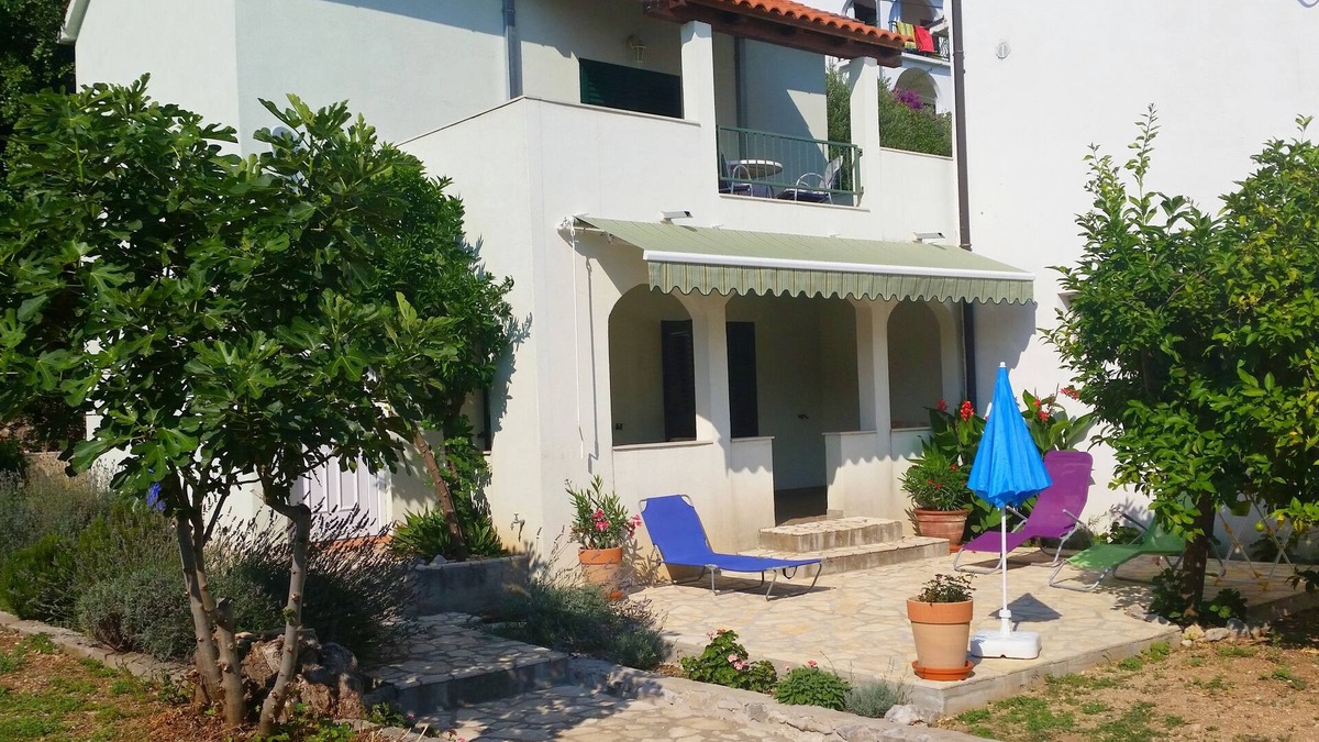Brist House | House With Private Garden With Grill And Sea Views, Near the Beach