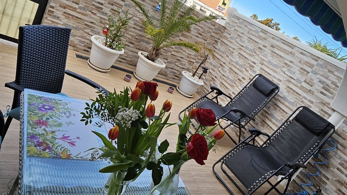 La Siesta House | House with roof terrace