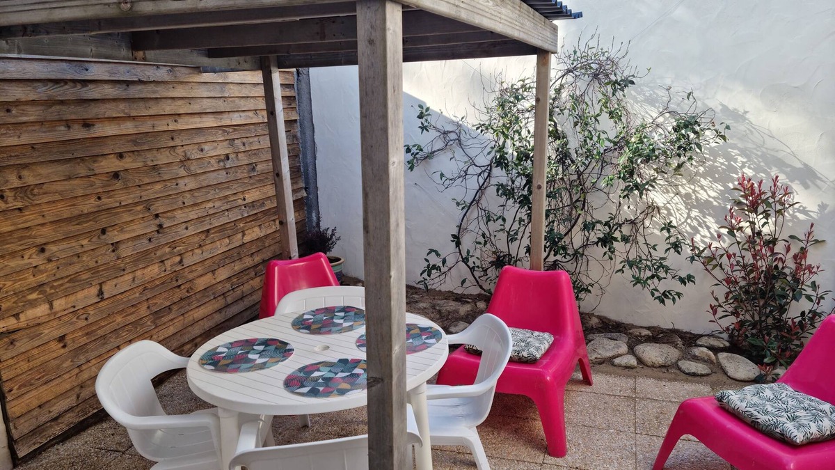 La Tranche-sur-Mer House | House with sea view, 20 steps from the beach