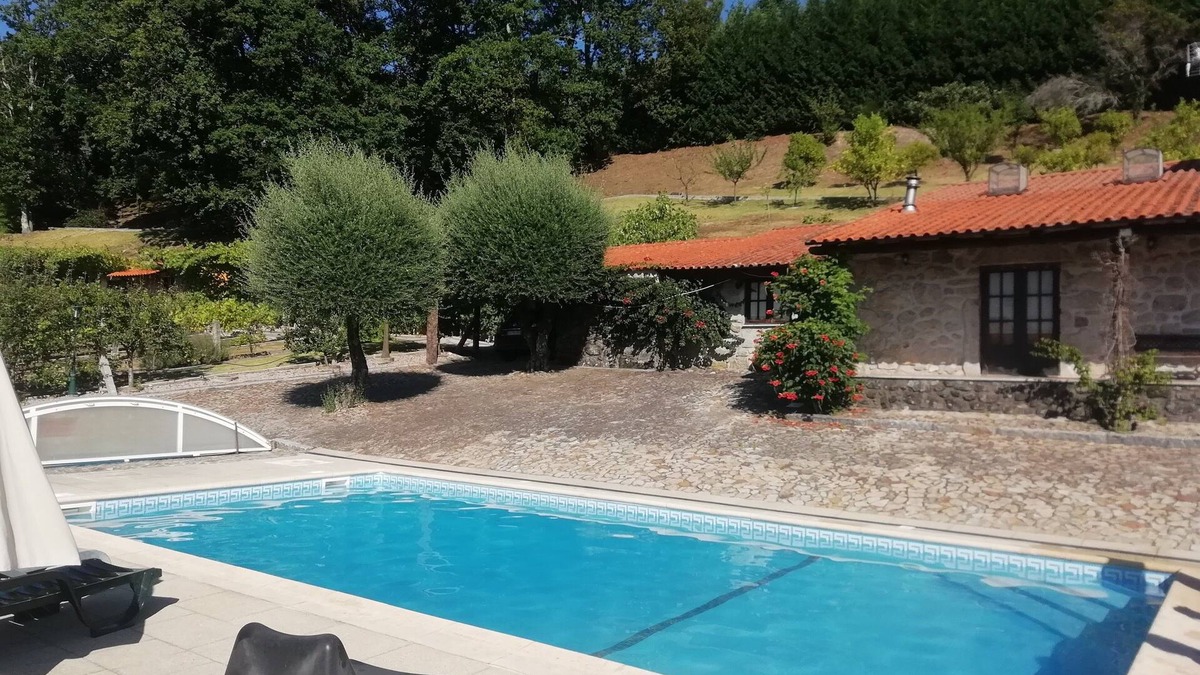 Pico House | House with saltwater pool, tennis court and snooker room