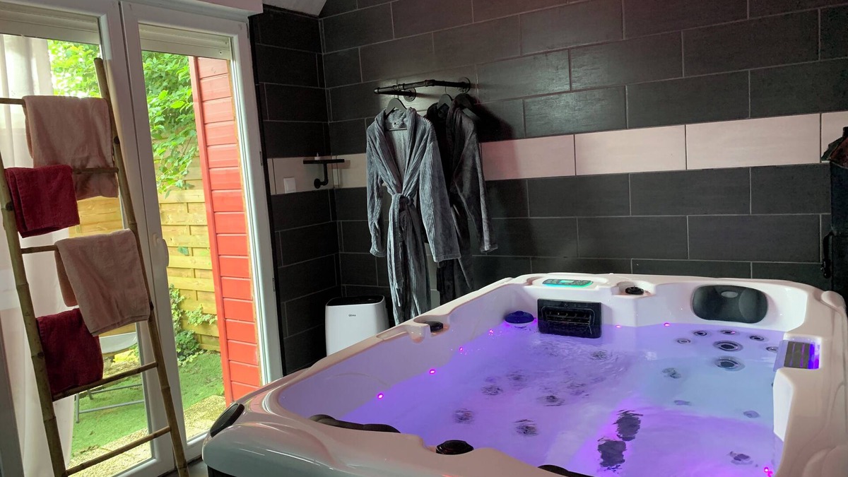 Licques House | House with spa for a relaxing vacation for 2
