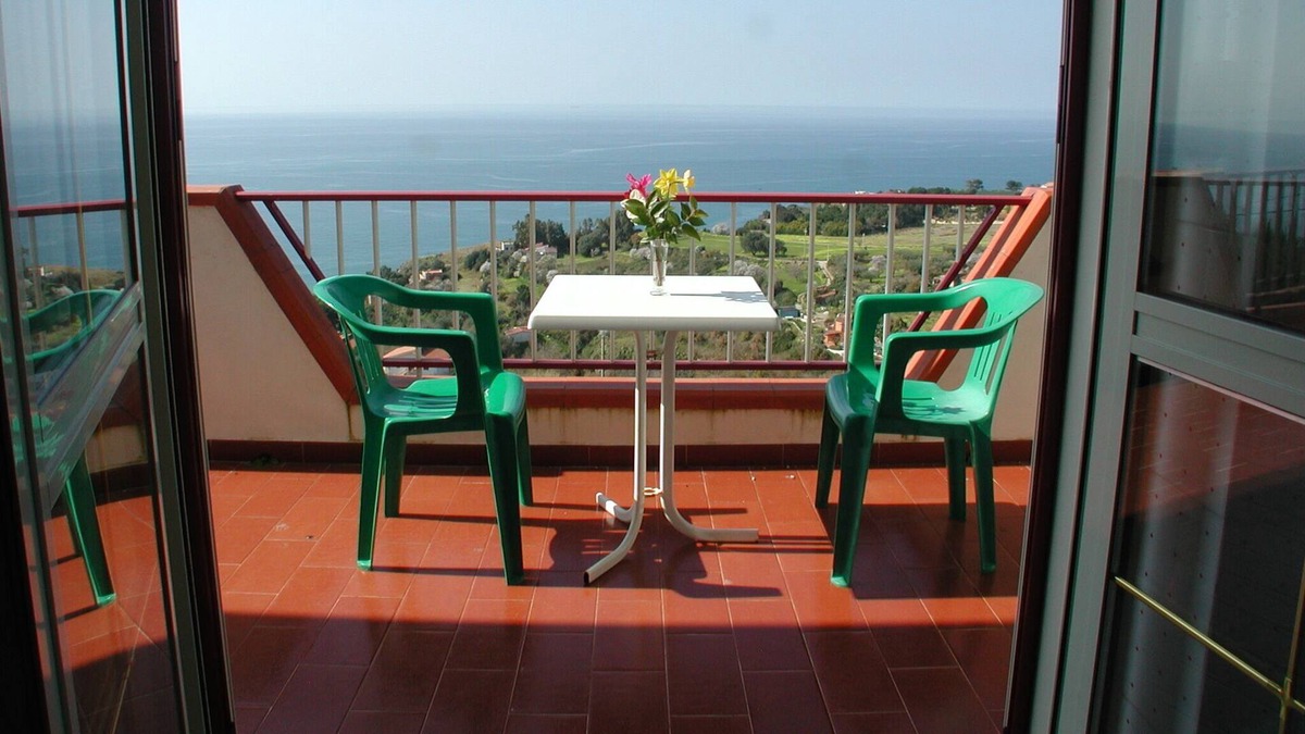 Joppolo Apartment | house with stunning views