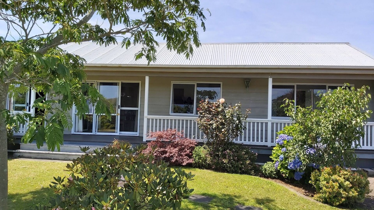 Kawhia House | House with stunning rural and sea views