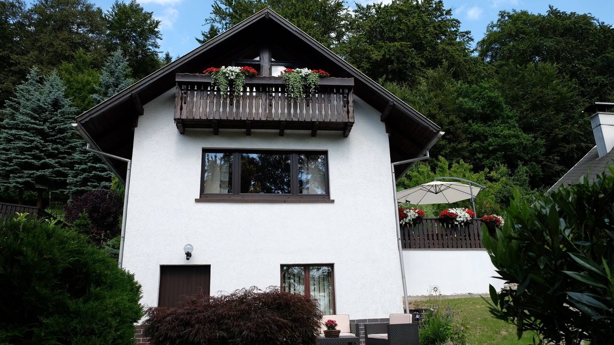 Steinbach House | House with stunning views in a quiet location and pool, right on the edge