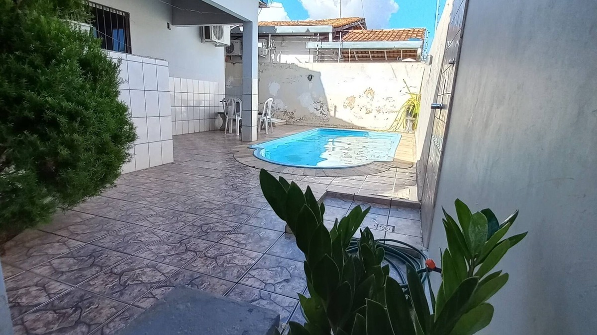 Cacari House | House with swimming pool in a prime area
