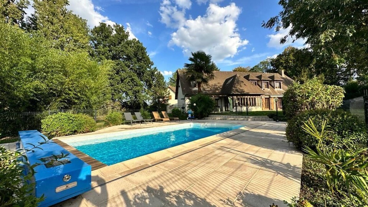 Ailly House | House with swimming pool, 1 hour from Paris and 1 hour from Normandy beaches!