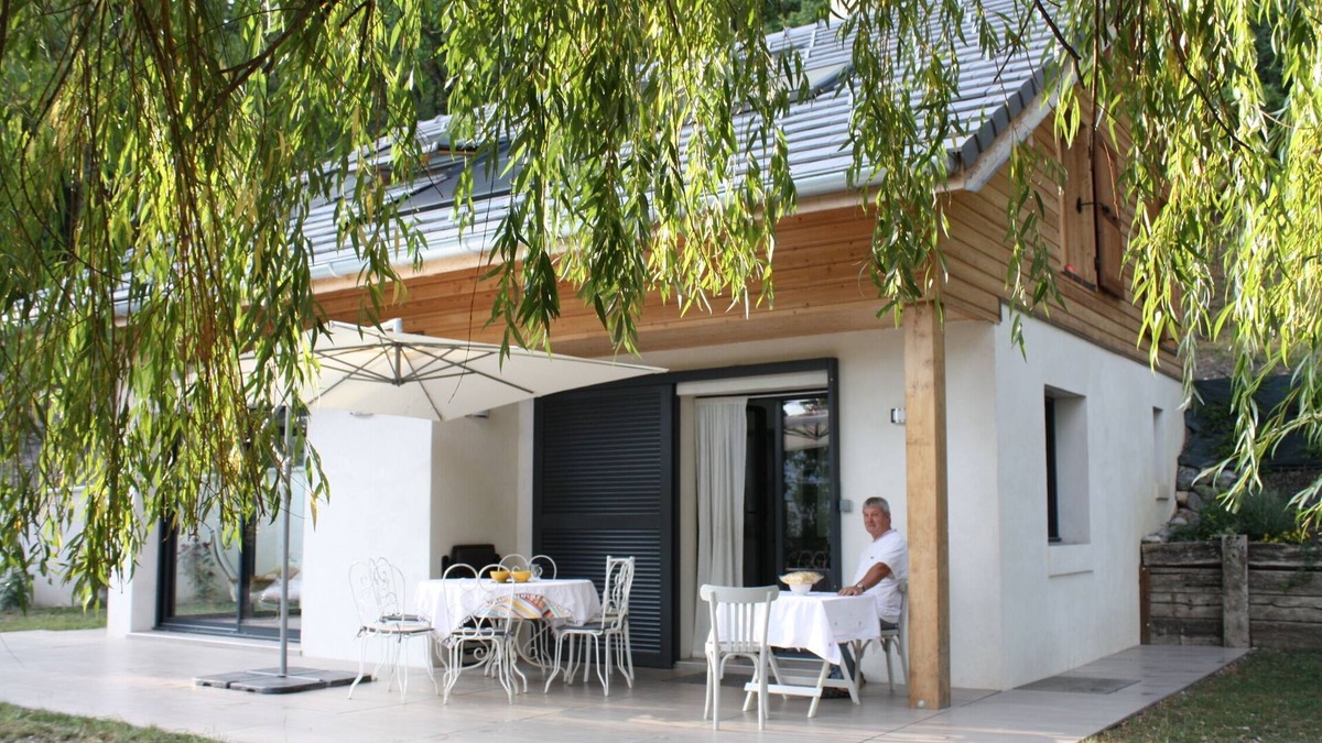 Chorges House | House with terrace and land.