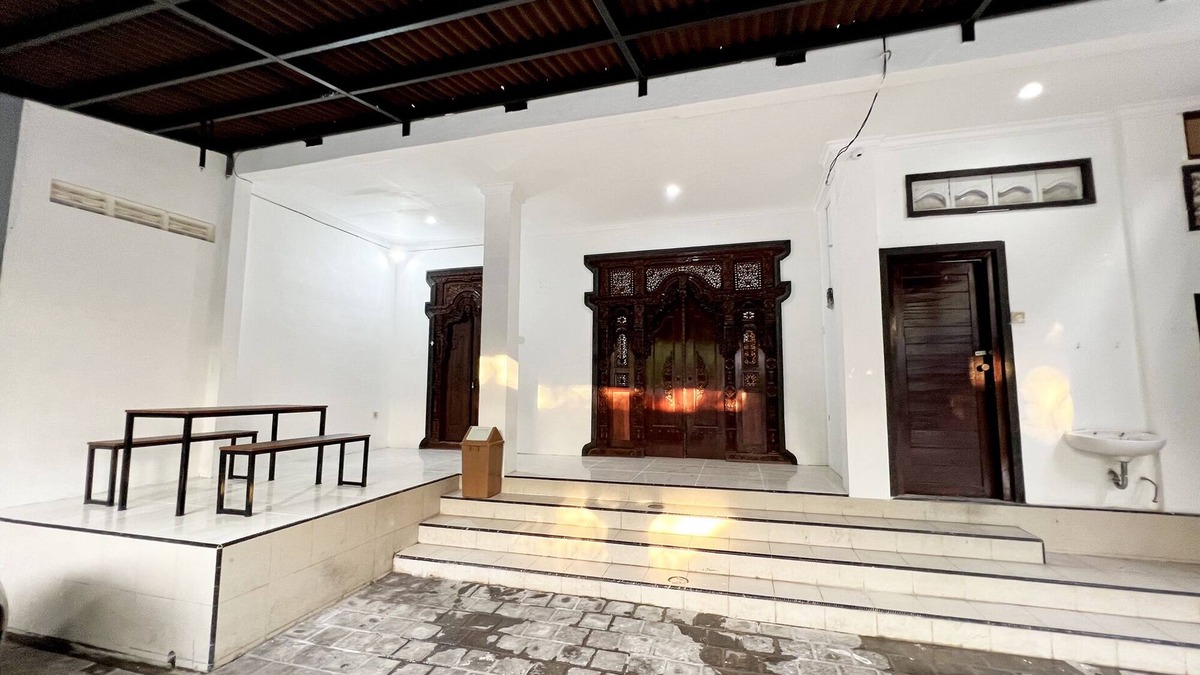 Raya Kuta House | House with thematic style in city centre