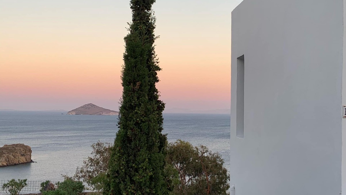 Skala House | House with two lofts overlooking the sea/house with two lofts is facing the