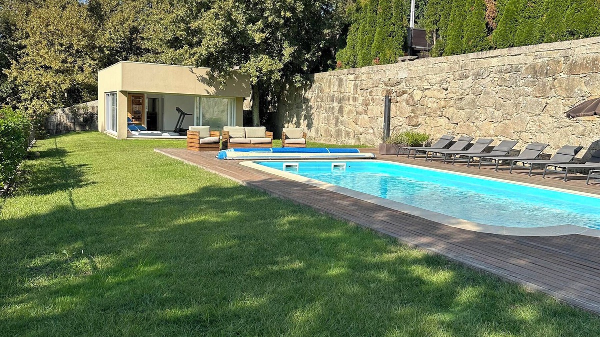 Marco de Canaveses Cottage | House with views over the River Tâmega, Spa and swimming pool. Pets accepted