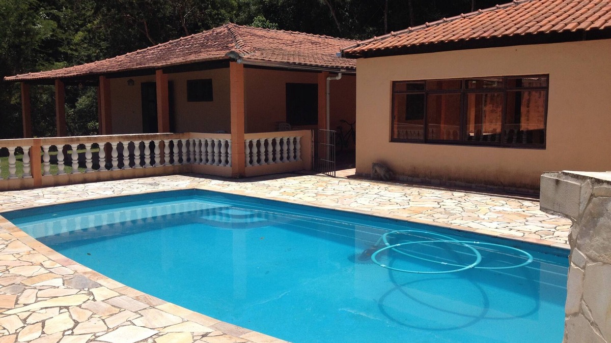Nazare Paulista Cottage | House with veranda with 2 bedrooms, 4 bathrooms, large living room