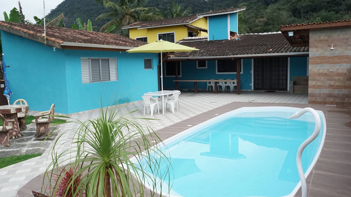 Mococa House | House with WI-FI Pool and Private Barbecue! Condominium 24-hour security