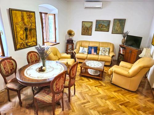 Pula House | House Zofija 1672